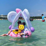 Φόρτωση εικόνας στο εργαλείο προβολής Συλλογής, Φουσκωτό Σωσίβιο Κάθισμα Mickey &amp; Minnie με Σκίαστρο – για μωρά 6 μηνών έως 4 ετών
